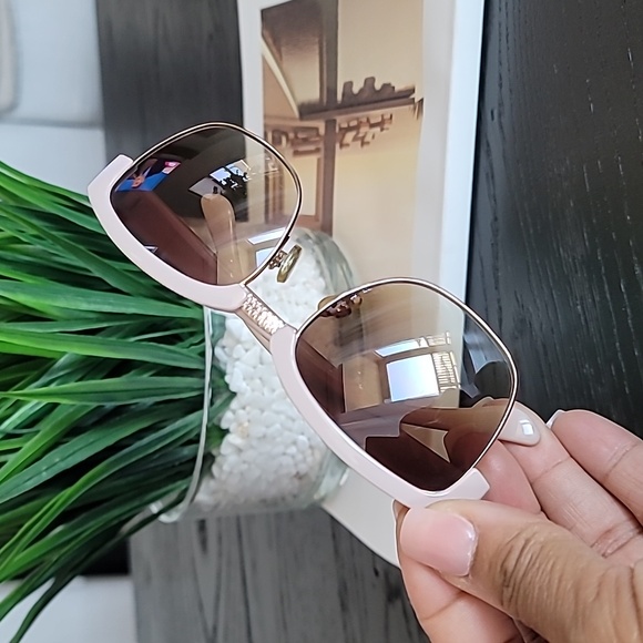 Sunglasses - Picture 5 of 6